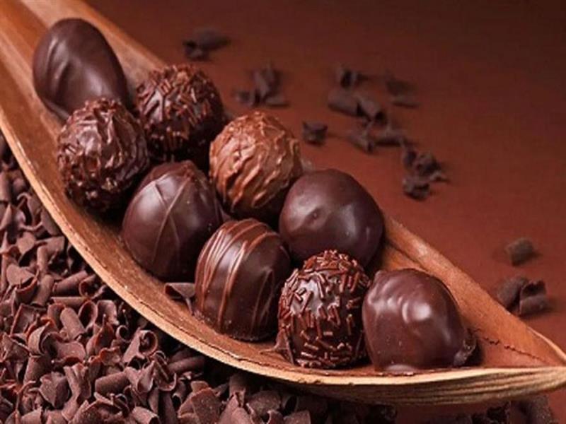 خبيرة تغذية توضح تأثير الشوكولاتة على الحياة الزوجية