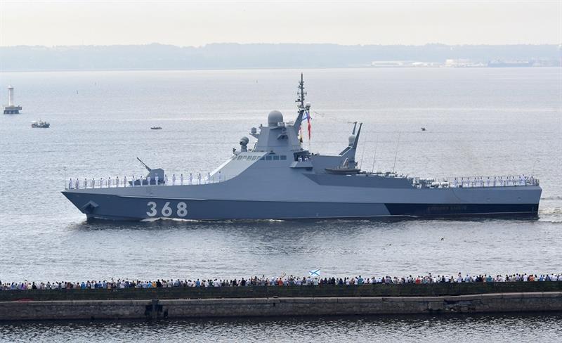 أوكرانيا تتبنى قصف أخطر سفينة روسية بالبحر الأسود