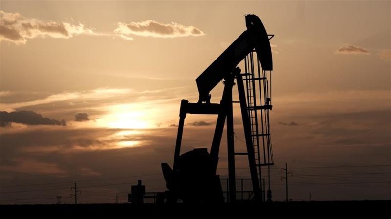 النفط يقفز بفعل أزمة أوكرانيا.. وخام برنت يتخطى 105 دولارات