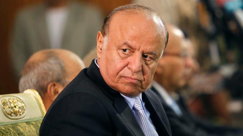 الرئيس اليمني يعفي الأحمر من منصبه ويشكل مجلس قيادة رئاسيا